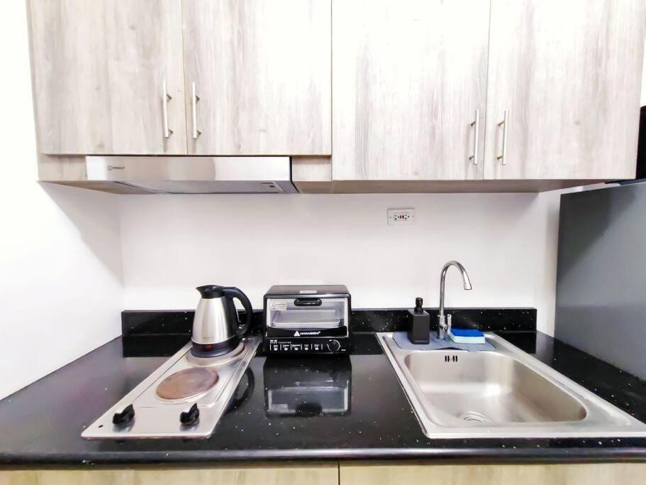 Apartment 1br Unit Condotel W Balcony Fame Residences -fm06