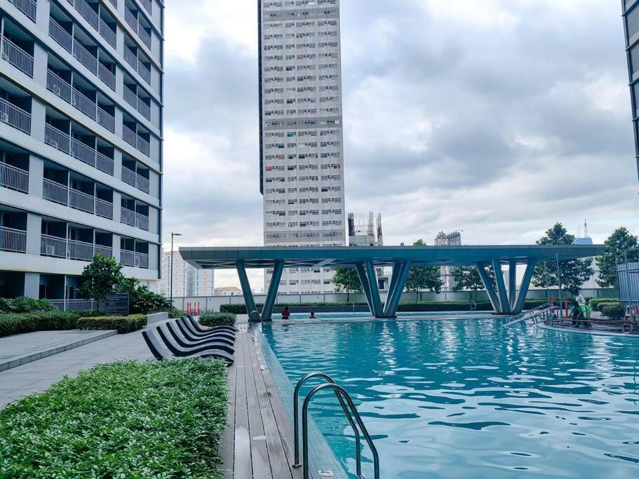 1br Unit Condotel W Balcony Fame Residences -fm06 Manila
