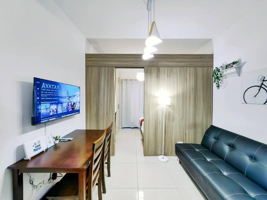 Apartment 1br Unit Condotel W Balcony Fame Residences -fm06 Manila