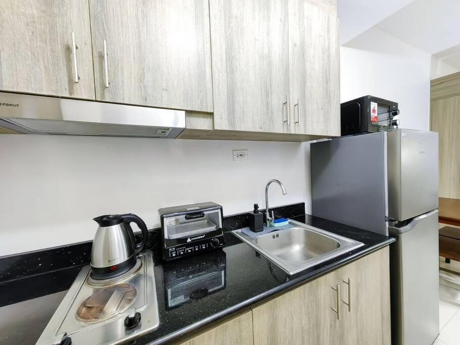 1br Unit Condotel W Balcony Fame Residences -fm06 Apartment *