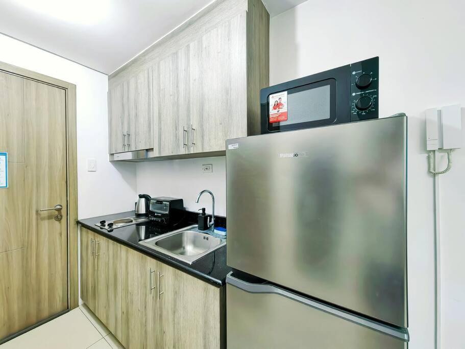 Apartment 1br Unit Condotel W Balcony Fame Residences -fm06 Manila