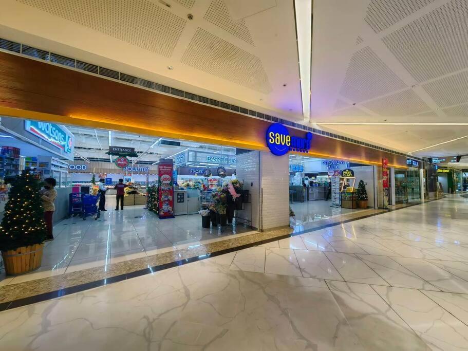 1br Unit Condotel W Balcony Fame Residences -fm06 *