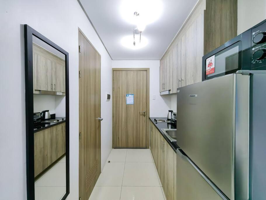 1br Unit Condotel W Balcony Fame Residences -fm06 Apartment Manila