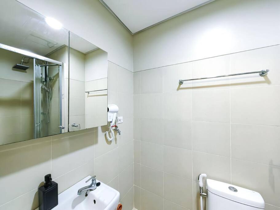 Apartment 1br Unit Condotel W Balcony Fame Residences -fm06 Manila